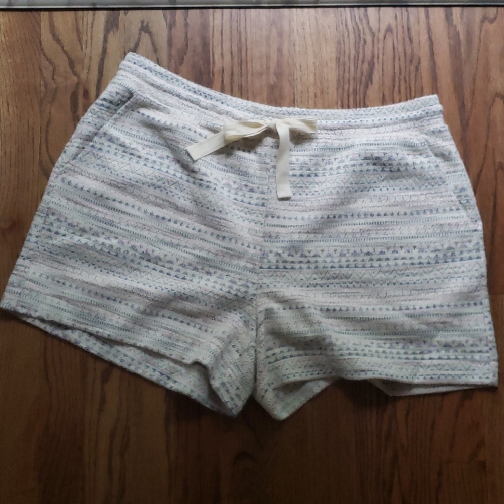 NWT Lou & Gray shorts with pockets (L)